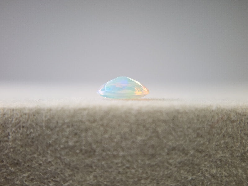 0909-2-8　オパール　0.37ct