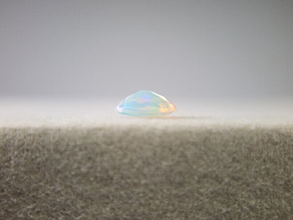 0909-2-8　オパール　0.37ct