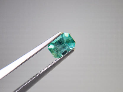 0936-5　エメラルド(ザンビア産)　0.63ct