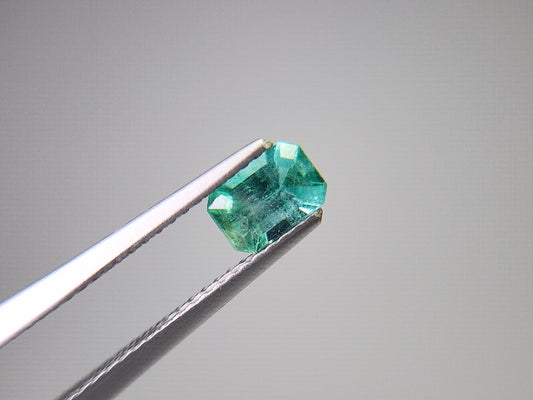 0936-5　エメラルド(ザンビア産)　0.63ct