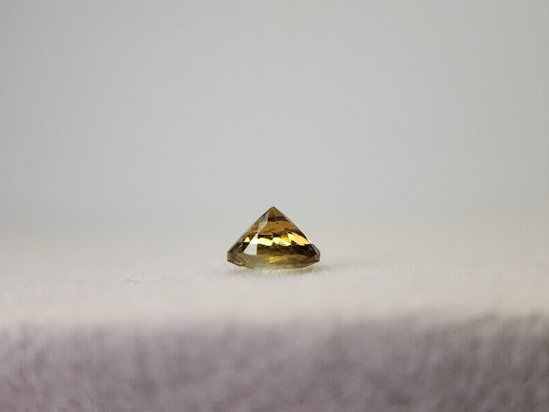 0657-19-4　ゾイサイト　0.41ct