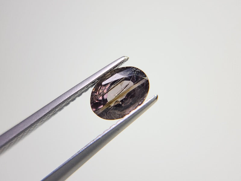 SA-66　蛍光！サファイア　0.93ct