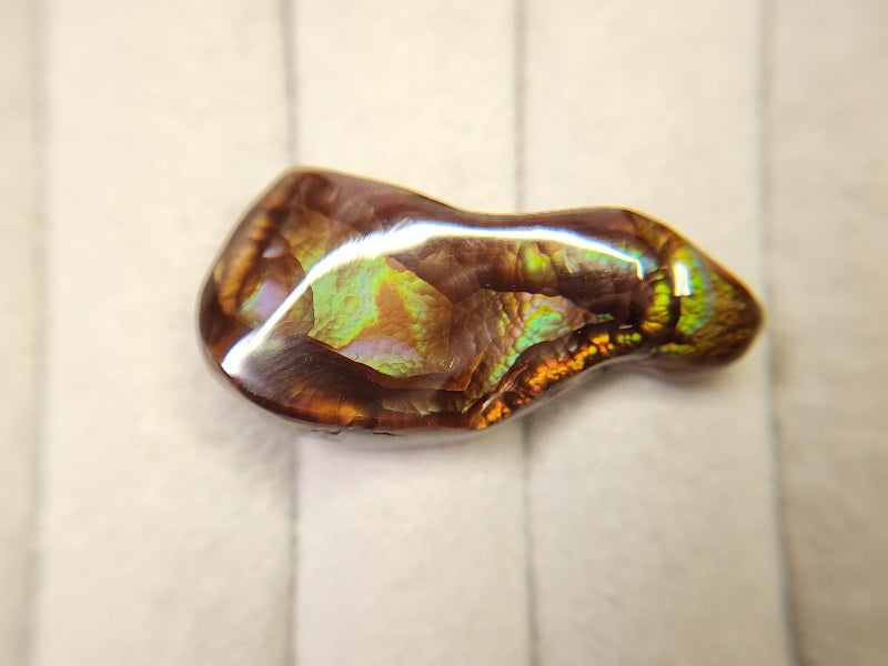 0890-23 ファイアアゲート 29.64ct – 東洋ルース公式オンラインショップ
