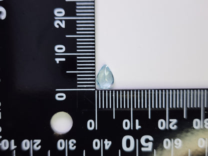 0008-8　アクアマリン　ペアシェイプ　0.52ct