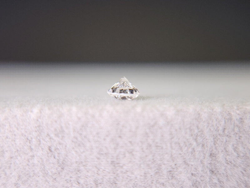 0015-1-12　ダイヤモンド　0.13ct