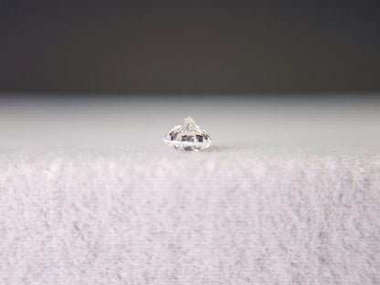 0015-1-12　ダイヤモンド　0.13ct