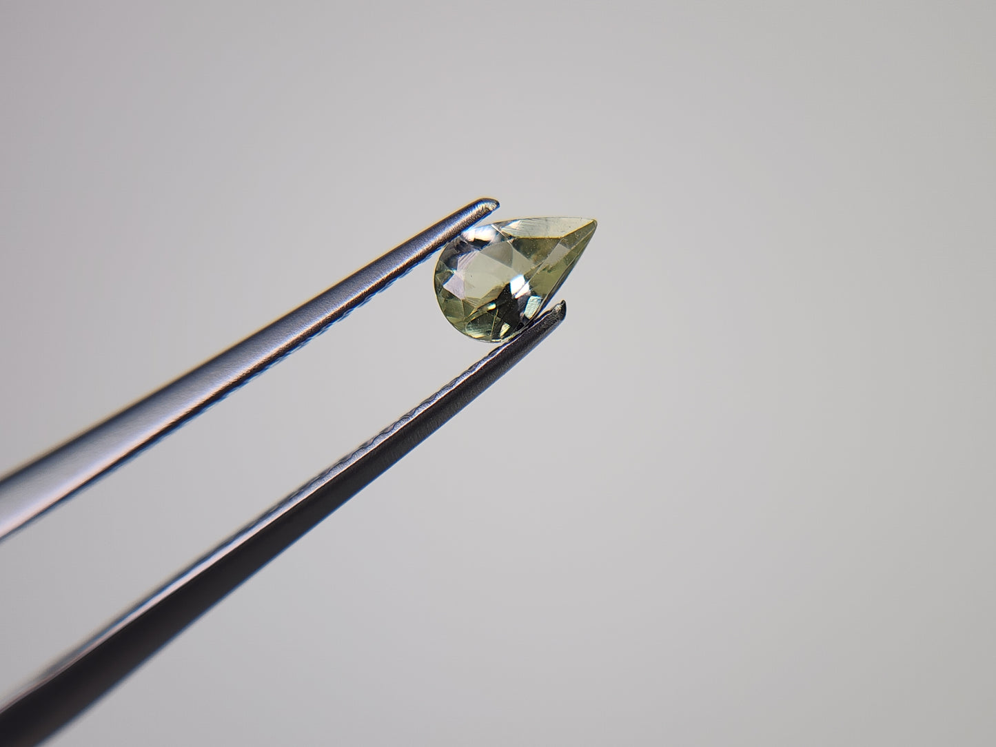 0644-9-4　ゾイサイト　0.39ct