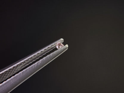 0015-4-2　ピンクダイヤモンド　0.02ct