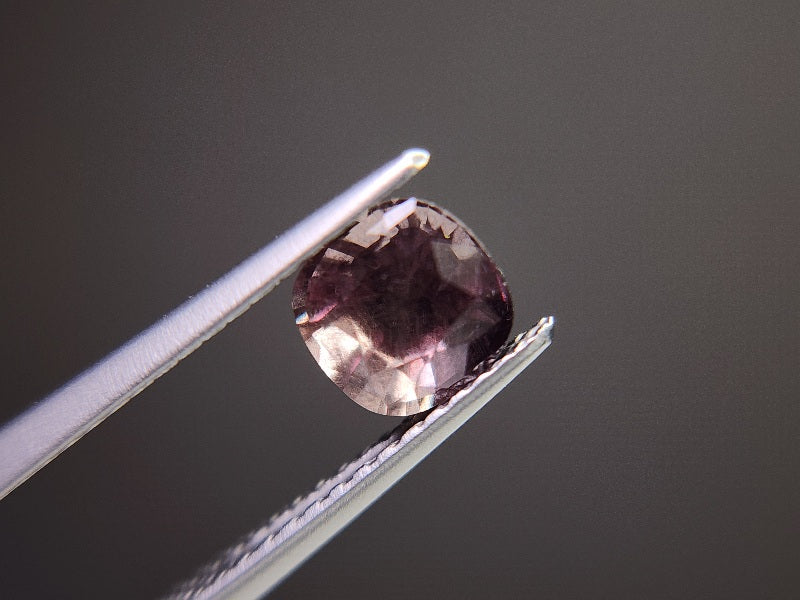 ccGA-19　カラーチェンジガーネット　1.35ct