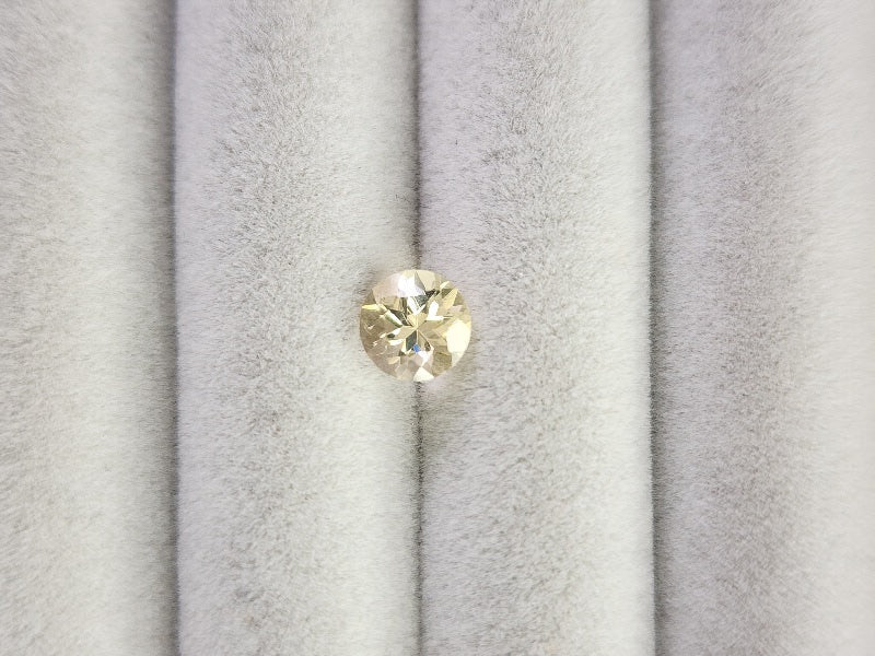 0091-11　イエローラブラドライト　0.80ct