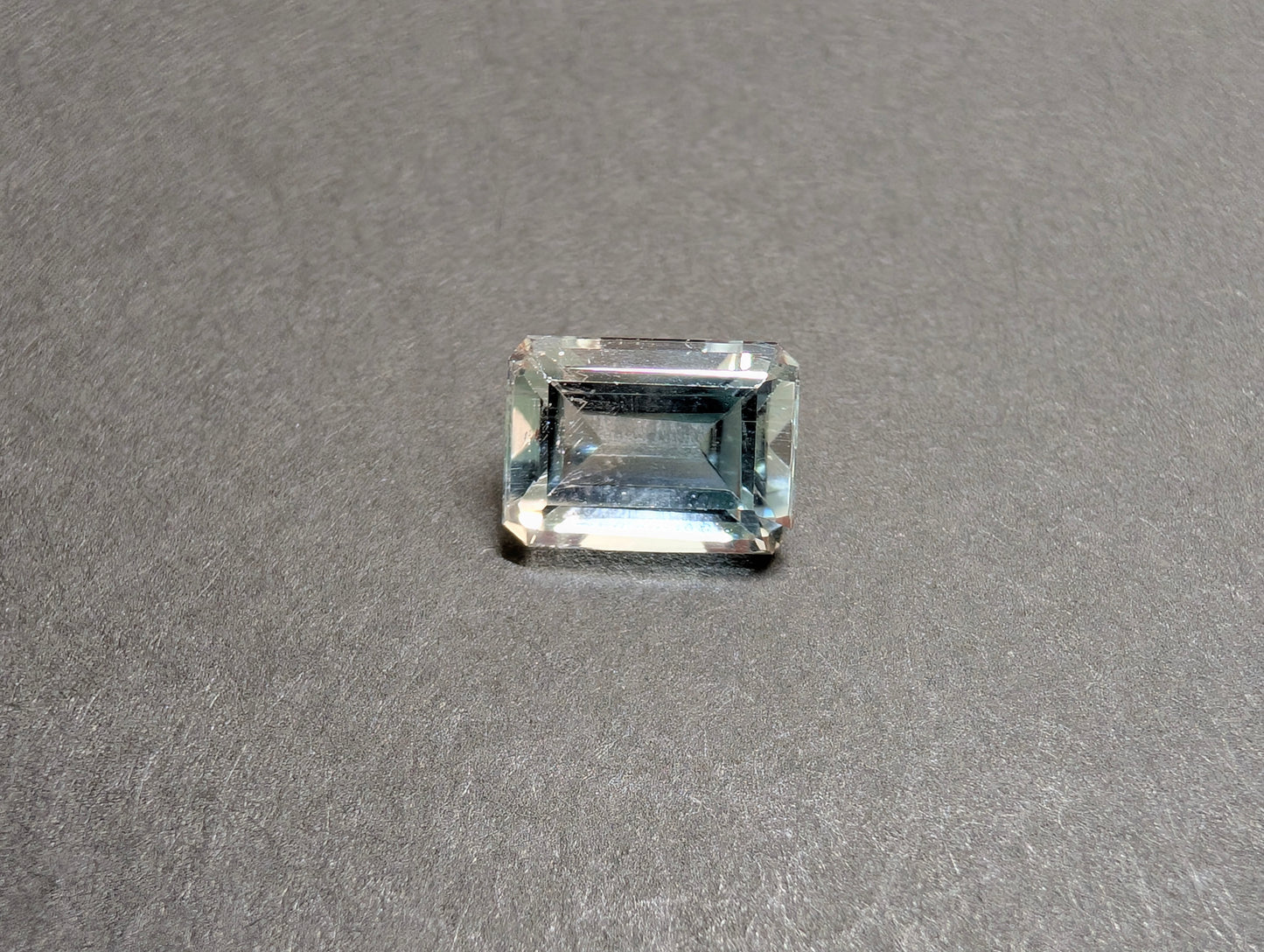 0067 バイカラートパーズ 4.97ct