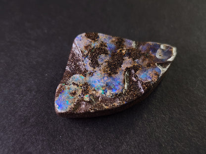 0903-6　ボルダーオパール（穴あき）　40.79ct