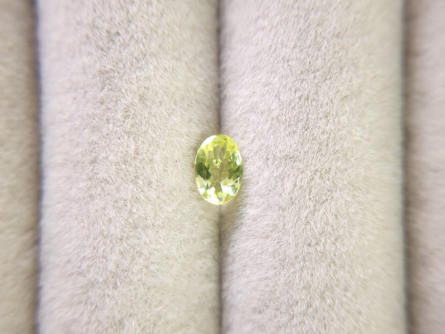 0928-4　パロットクリソベリル　0.45ct