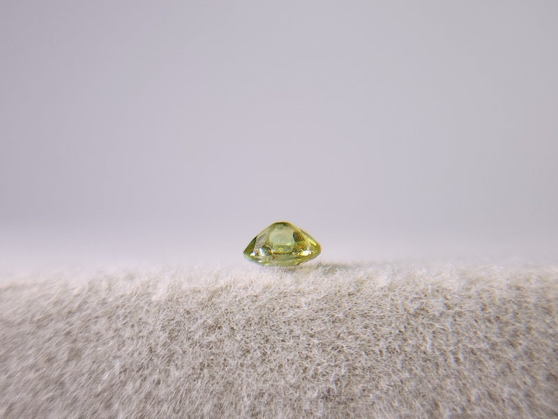 0932-1-12　スフェーン　0.12ct