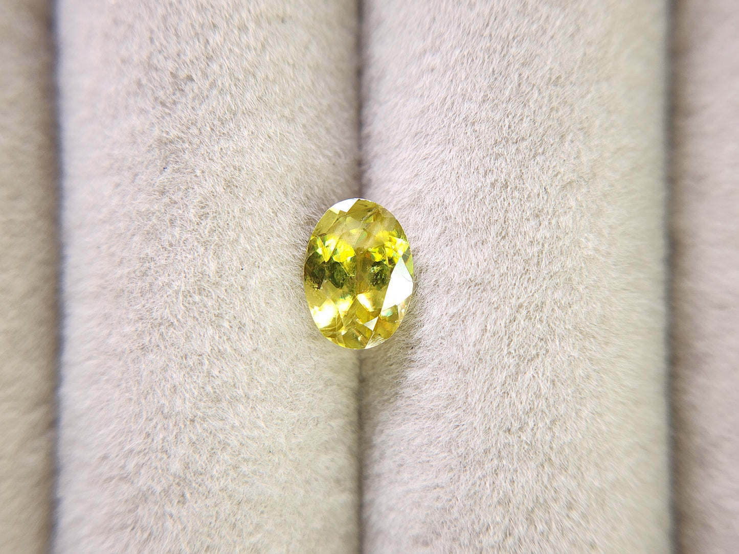 0932-5　スフェーン　1.04ct