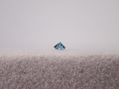 0015-3-3　ブルーダイヤモンド(トリートメント)　0.06ct