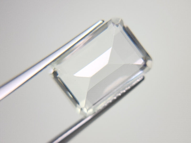 SUI-18　水晶　7.42ct
