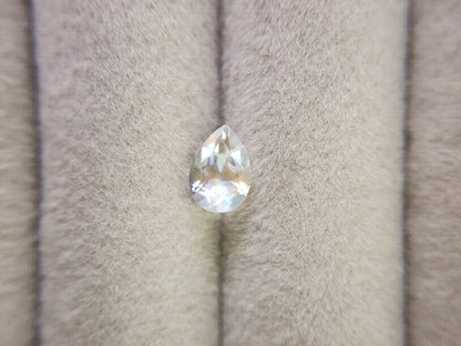 0763-1 　アンデシンラブラドライト　0.70ct