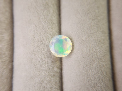 0909-3-6　オパール　0.73ct