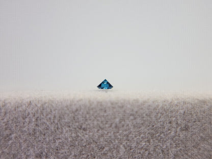 0015-3-7　ブルーダイヤモンド(トリートメント)　0.03ct