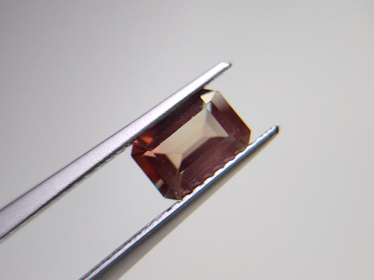 0151-3-8　バイカラーアンデシン　0.96ct
