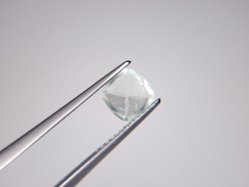 gBE-4　グリーンベリル　0.88ct