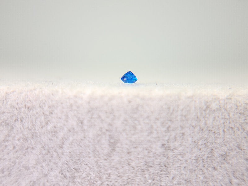 0129-5　アウイナイト　0.01ct