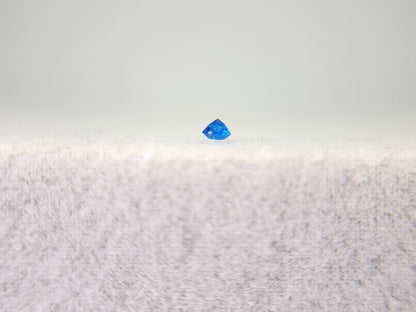 0129-5　アウイナイト　0.01ct