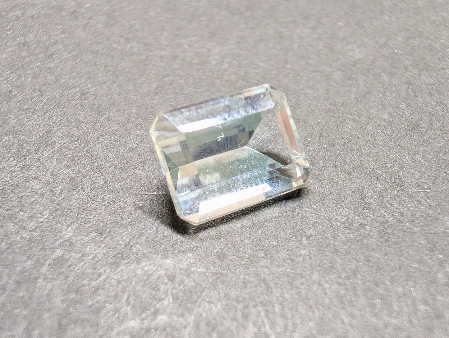 0088 バイカラートパーズ 3.75ct