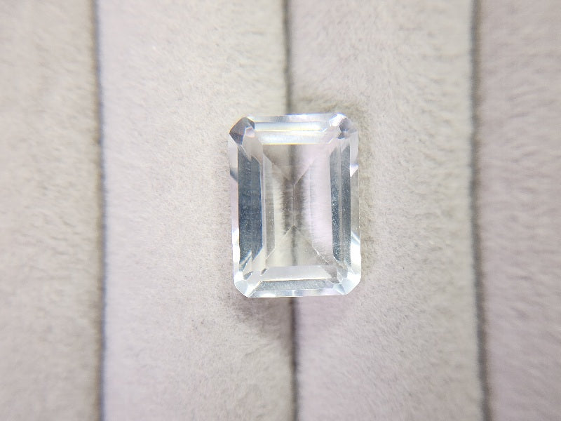 SUI-18　水晶　7.42ct