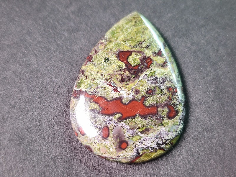 0934-3　ドラゴンブラッドジャスパー　49.66ct
