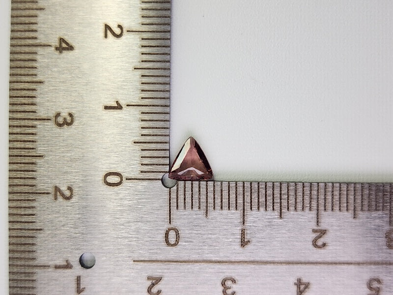 ccGA-9　カラーチェンジガーネット　0.72ct