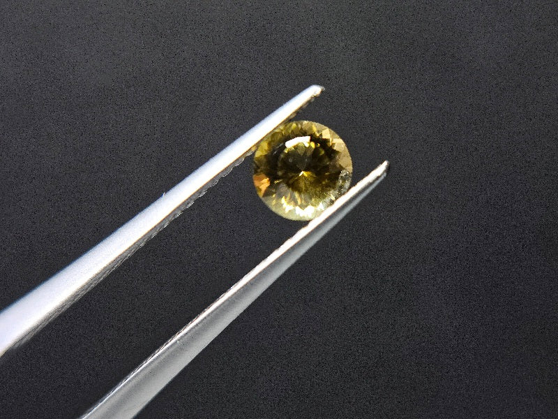 CND-2　コンドロダイト　0.57ct