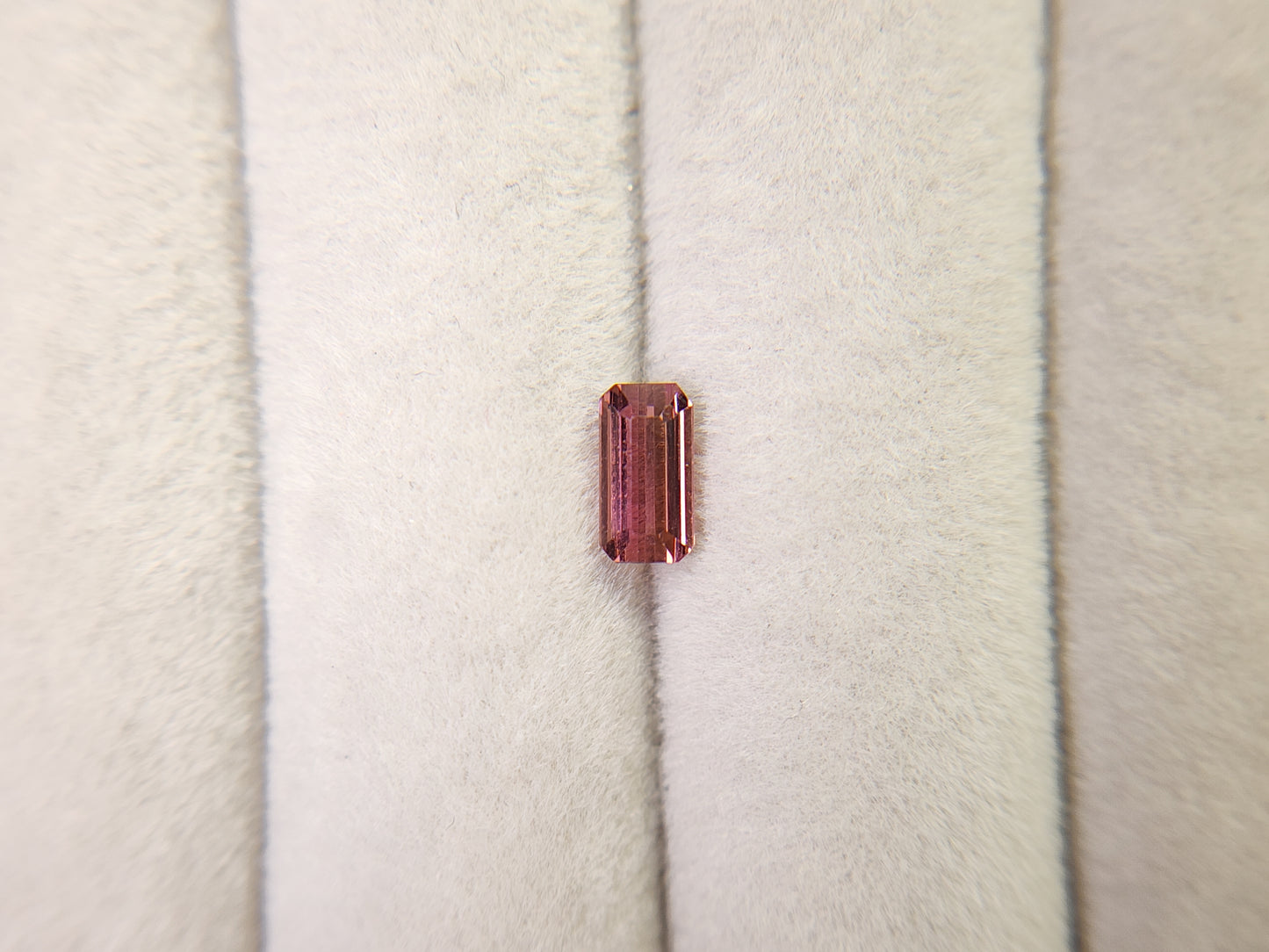 0879-12　トルマリン　0.77ct