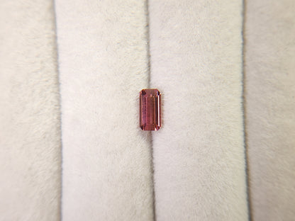 0879-12　トルマリン　0.77ct