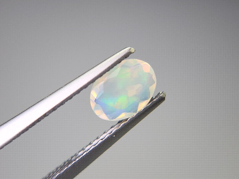 0909-2-9　オパール　0.38ct