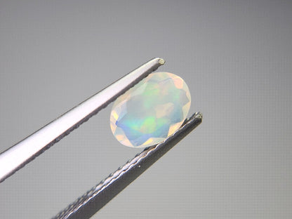 0909-2-9　オパール　0.38ct