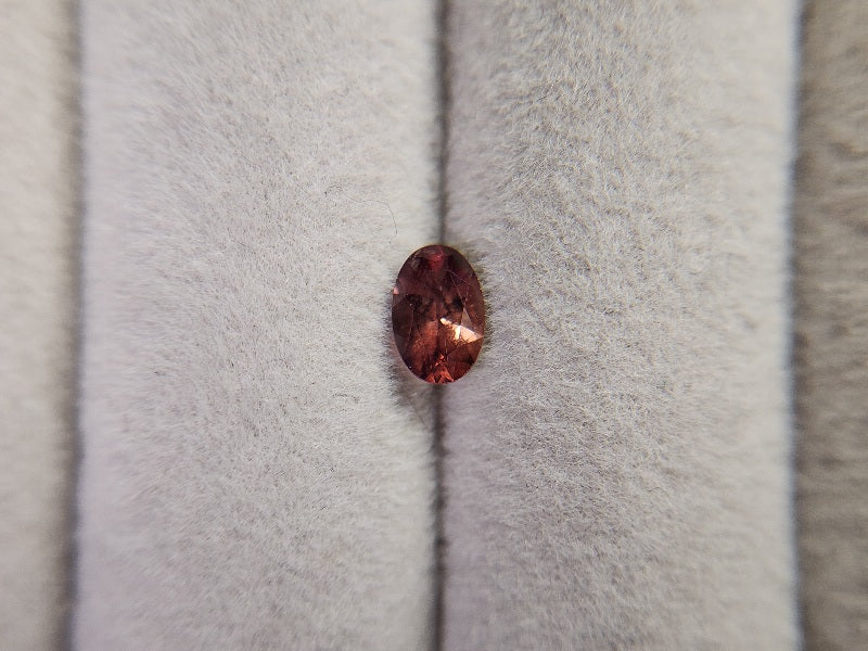 0152-2-7　バイカラーアンデシン　0.39ct