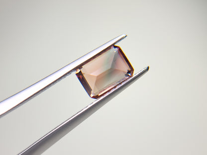 0151-3-10　バイカラーアンデシン　0.92ct