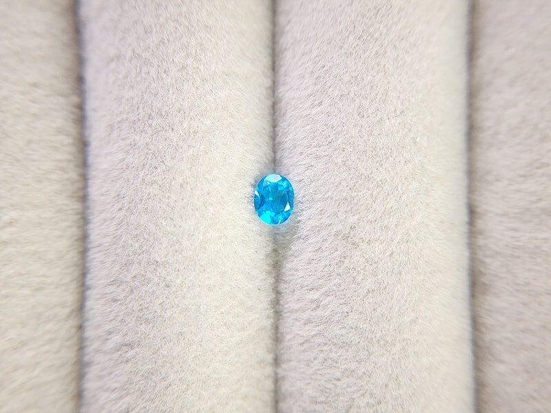 0530-2　ネオンブルーアパタイト　0.19ct
