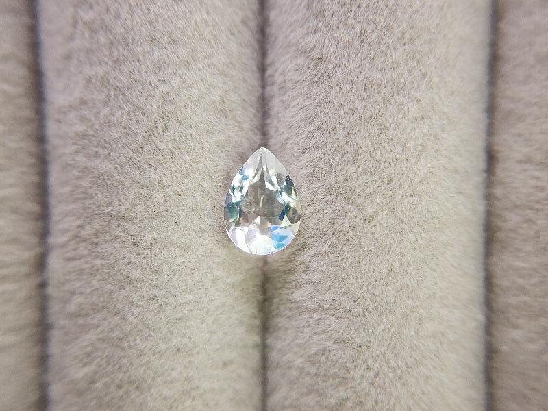 0763-2　アンデシンラブラドライト　0.68ct