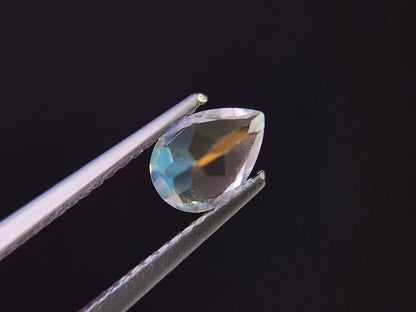 0763-1 　アンデシンラブラドライト　0.70ct