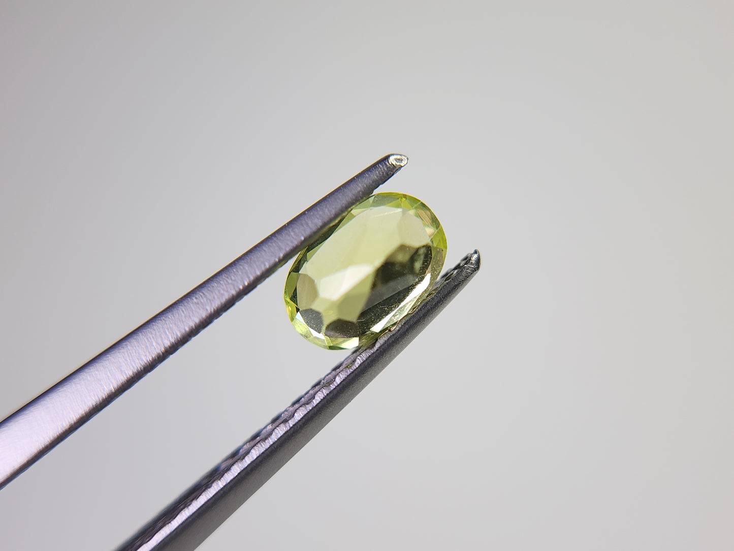 0928-1　パロットクリソベリル　0.55ct