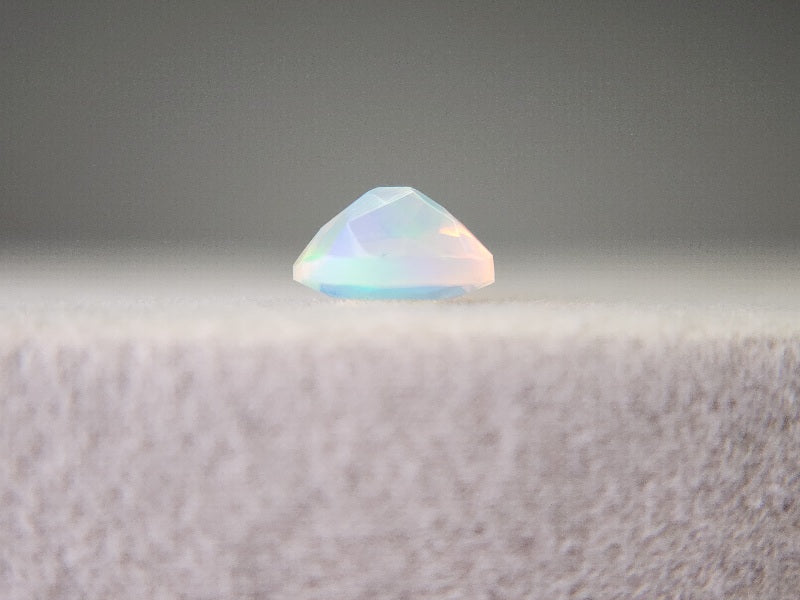 0909-2-6　オパール　0.59ct