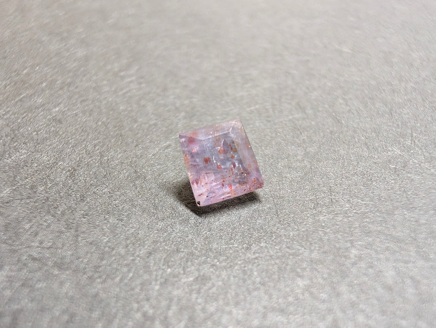 0324　アイオライトサンストーン　0.38ct