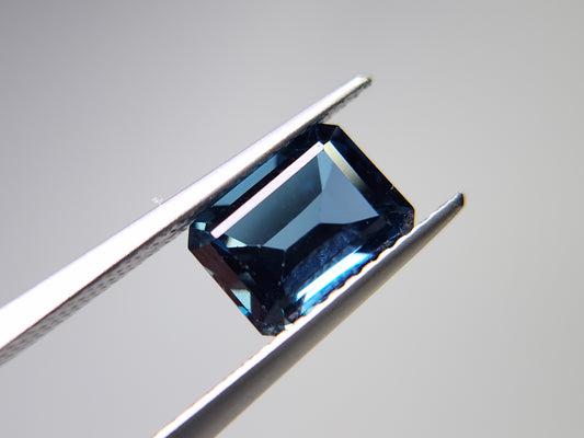 0931-6　ロンドンブルートパーズ　2.06ct