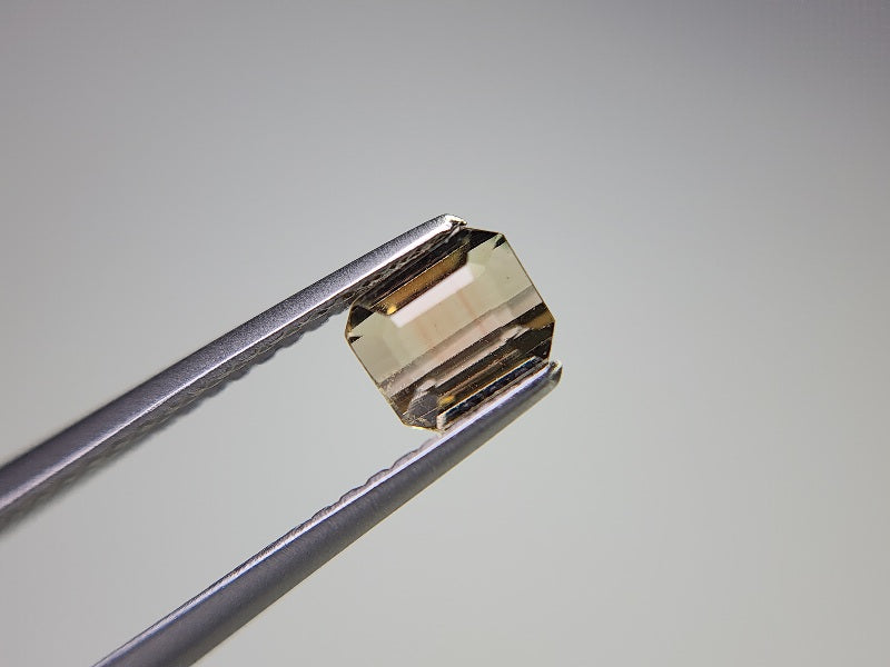 0879-23　トルマリン  0.74ct　