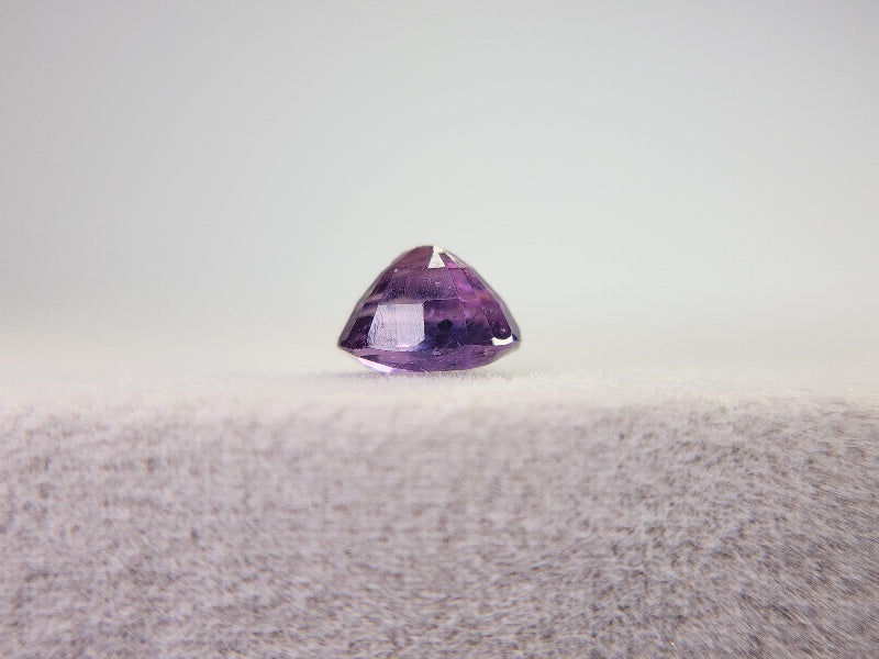 SA-65　蛍光！サファイア　0.96ct