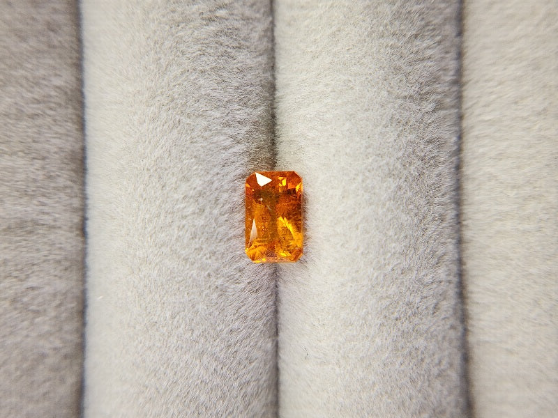 0218-1　クリノヒューマイト　1.10ct