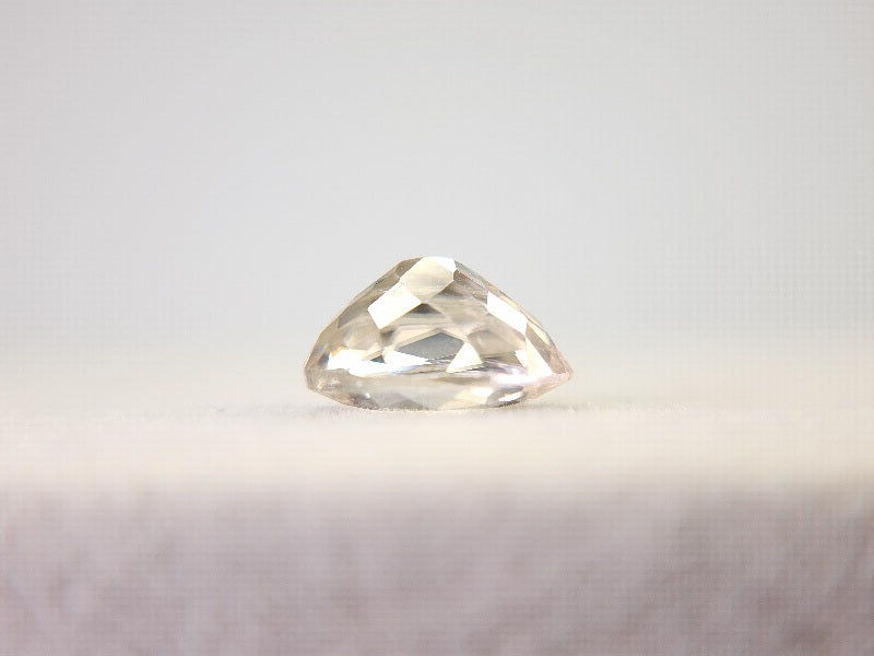 0010-1-1　ジルコン　2.22ct